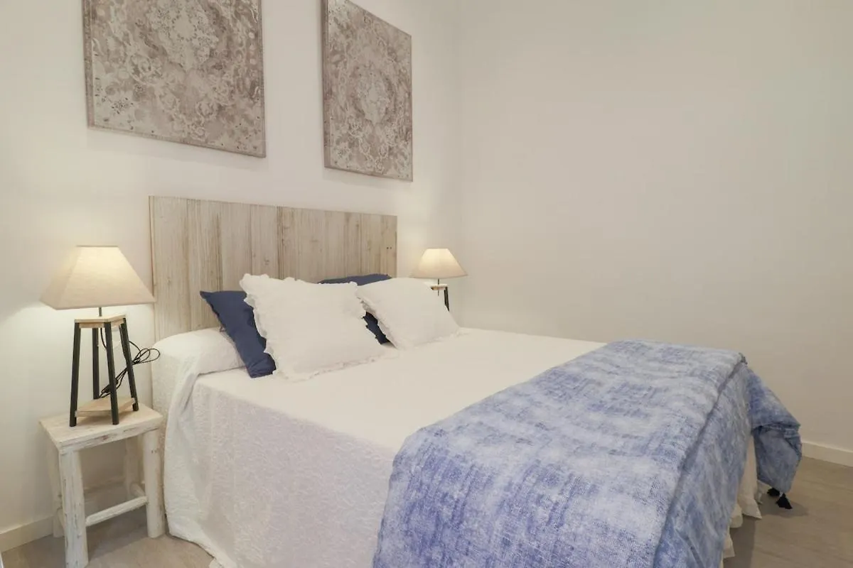 C93 - Trendy Two Bedrooms In Ollerias Malaga Spain