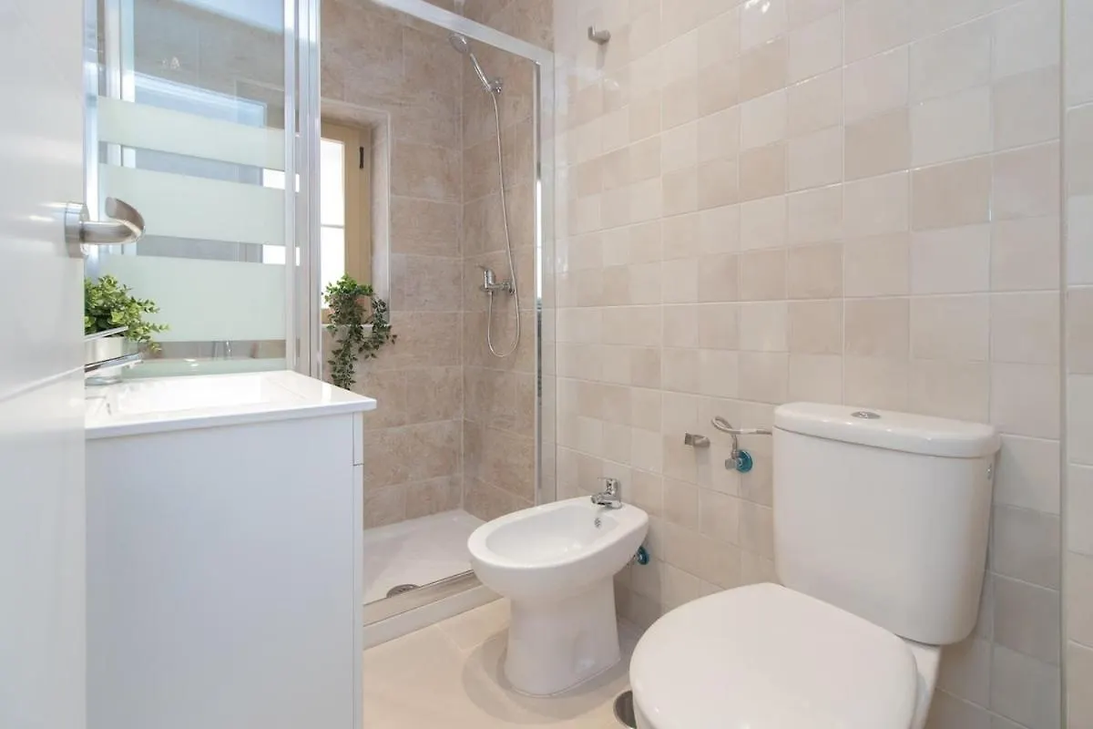 C93 - Trendy Two Bedrooms In Ollerias Malaga Apartment